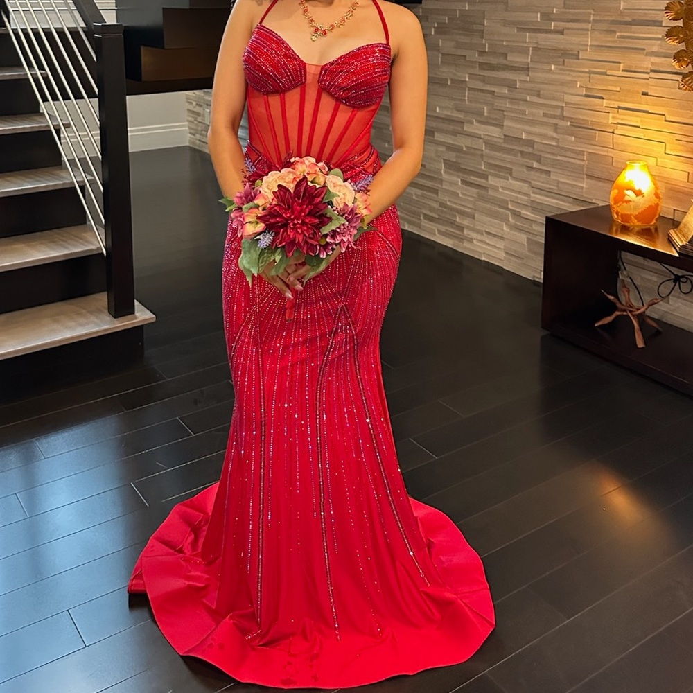 Elegant Red Prom Dress - Picture 1 of 3